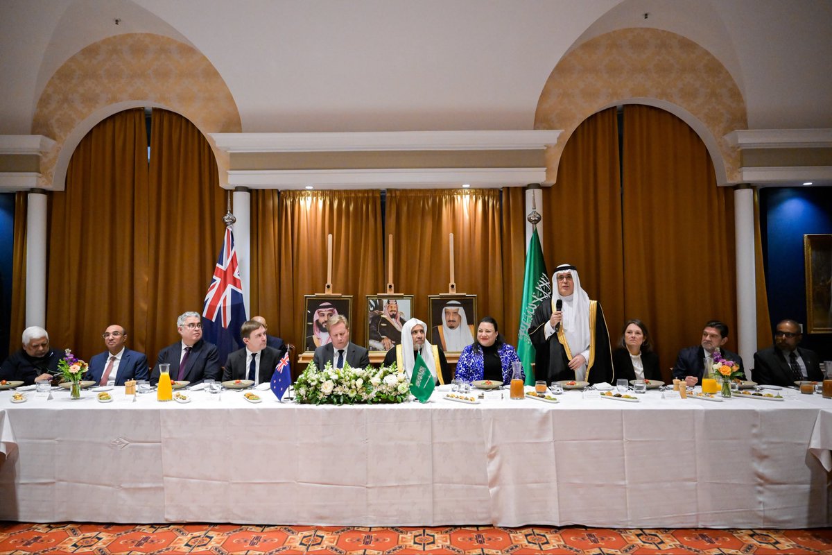 KSAembassyNZ's tweet photo. أقام سعادة السفير مهنا بن صالح أباالخيل حفل عشاء على شرف معالي الشيخ الدكتور محمد بن عبدالكريم العيسى الأمين العام لرابطة العالم الإسلامي بحضور معالي وزير التجارة والاستثمار وعدد من أعضاء البرلمان وكبار المسؤولين النيوزيلنديين وأعضاء السلك الدبلوماسي والهيئات الثقافية والدينية. https://t.co/NQy5wsTYzn