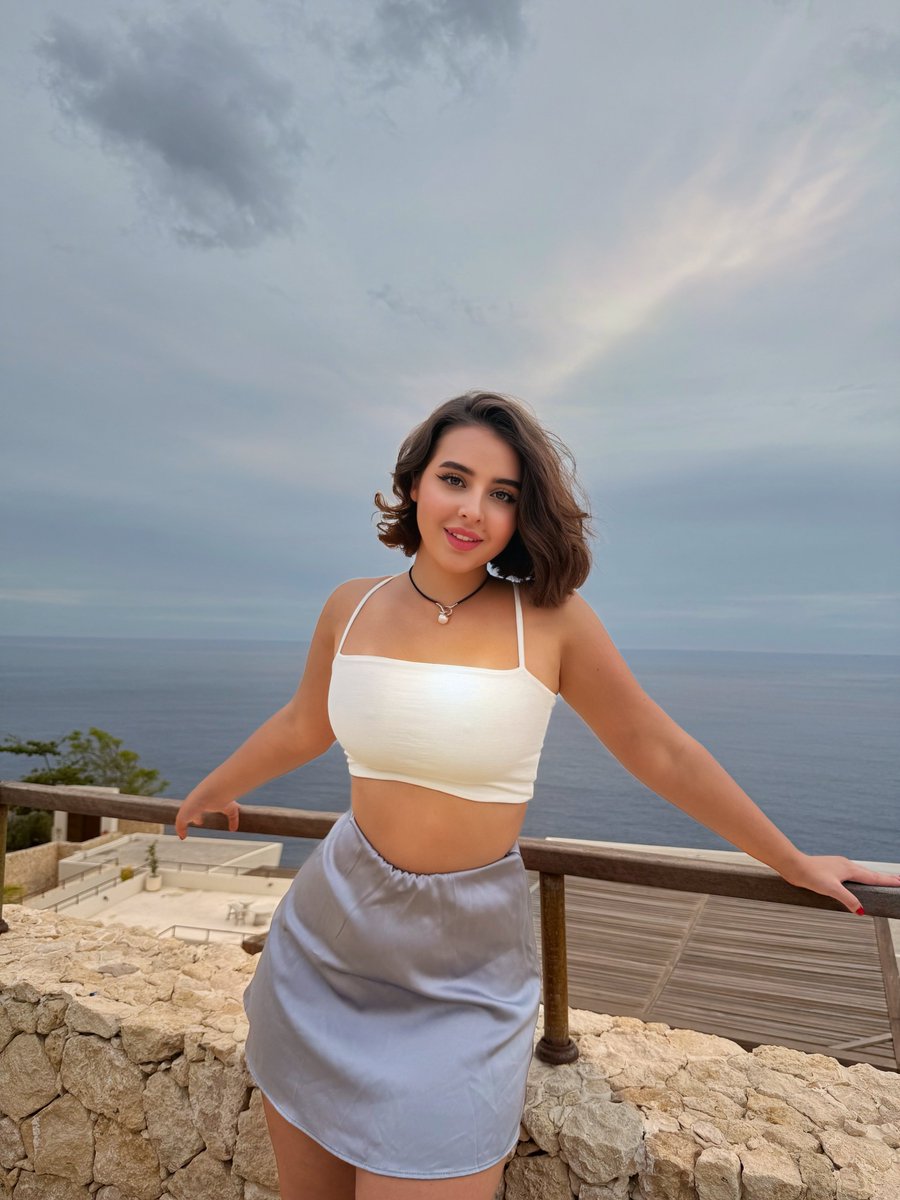 JuicySuzzie's tweet photo. say YES if you wanna date with me 😍🥰 https://t.co/uGDJRZPSkr