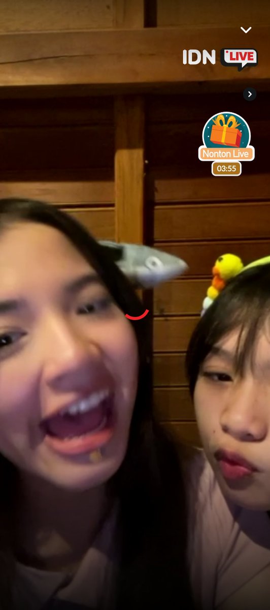 freetzyonly's tweet photo. yang ngelivenya tiba tiba, makasih ya sudah live @.Carissa si INTROVERT 🤭

#CarissTime
#CarissaJKT48 https://t.co/QhFEHiWhYX