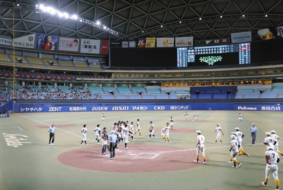 gnomotoke's tweet photo. 19年ぶりバンテリンドームナゴヤ開催の愛知大会準決勝に1万6000人　当初は予定なしの3階席や外野席開放【高校野球】（中日スポーツ）-Yahoo!ニュース https://t.co/I0MLSDRB5j

19年ぶりにバンテリンドームナゴヤを会場にした愛知大会は、初日となった27日の準決勝の2試合に計1万6000人が入場した。 https://t.co/ArPfFaAIQW