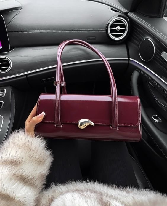 ceelasylviaa's tweet photo. burgundy mini handbags https://t.co/j6s1PxSUKM