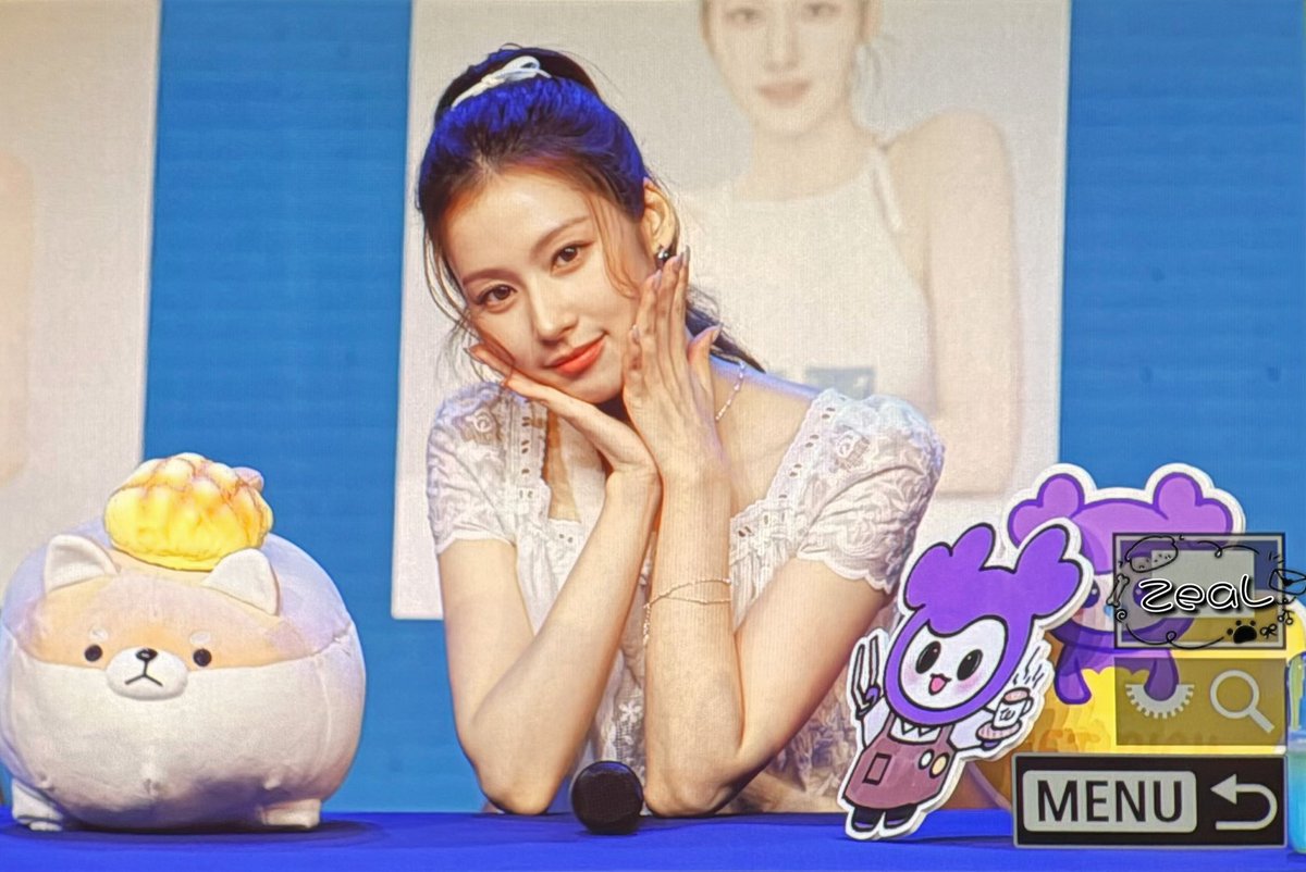 ZeaL_815's tweet photo. 오늘 너무 귀여워🥺

내 선물 좋아해 줘서 고마워💜

#트와이스 #TWICE #トゥワイス #사나 #SANA #サナ https://t.co/vQPupxaAap