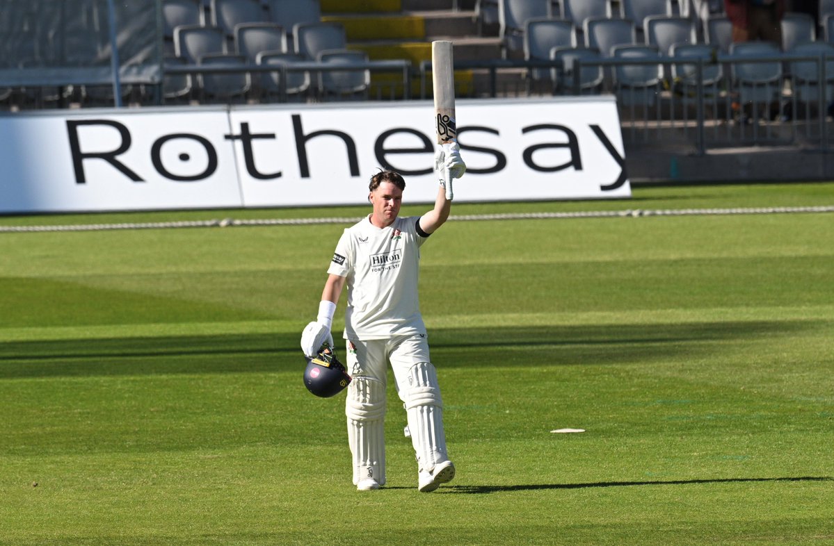 lancscricket's tweet photo. Yesterday, Marcus Harris passed 2000 runs in all formats for Lancashire, doing so with the best average of anyone since the Second World War.

4⃣2⃣ inns
2⃣0⃣6⃣9⃣ runs
5⃣3⃣.0⃣5⃣ average 
1⃣3⃣ 50s 
5⃣ 100s 

Incredible numbers, Harry! 🤩 https://t.co/PNE8gymYZh