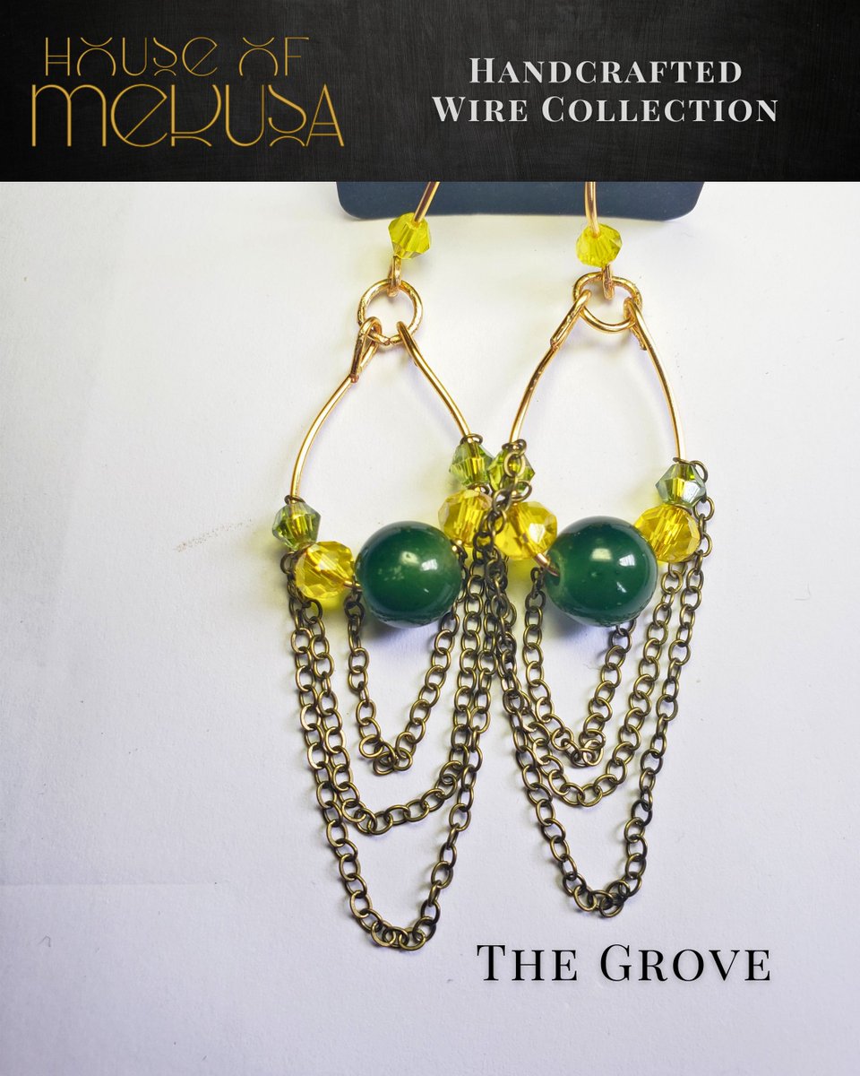 sassyBigMa's tweet photo. So, I launched a wearable art business recently and here are some pieces I made that atefor sale.

I have a wider inventory and if you're curious, view my catalogue here – https://t.co/NjkGRpjxVu

Nationwide delivery available. 

Wear Your Energy. #HouseOfMedusa https://t.co/Bww2wlJ9gF