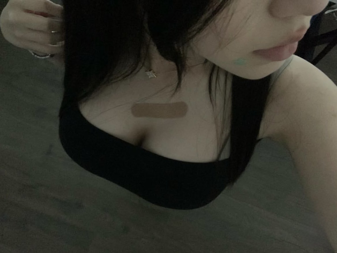rezeeoo's tweet photo. 자지끼워줘ㅋㅋ https://t.co/iC5IbmkkP3