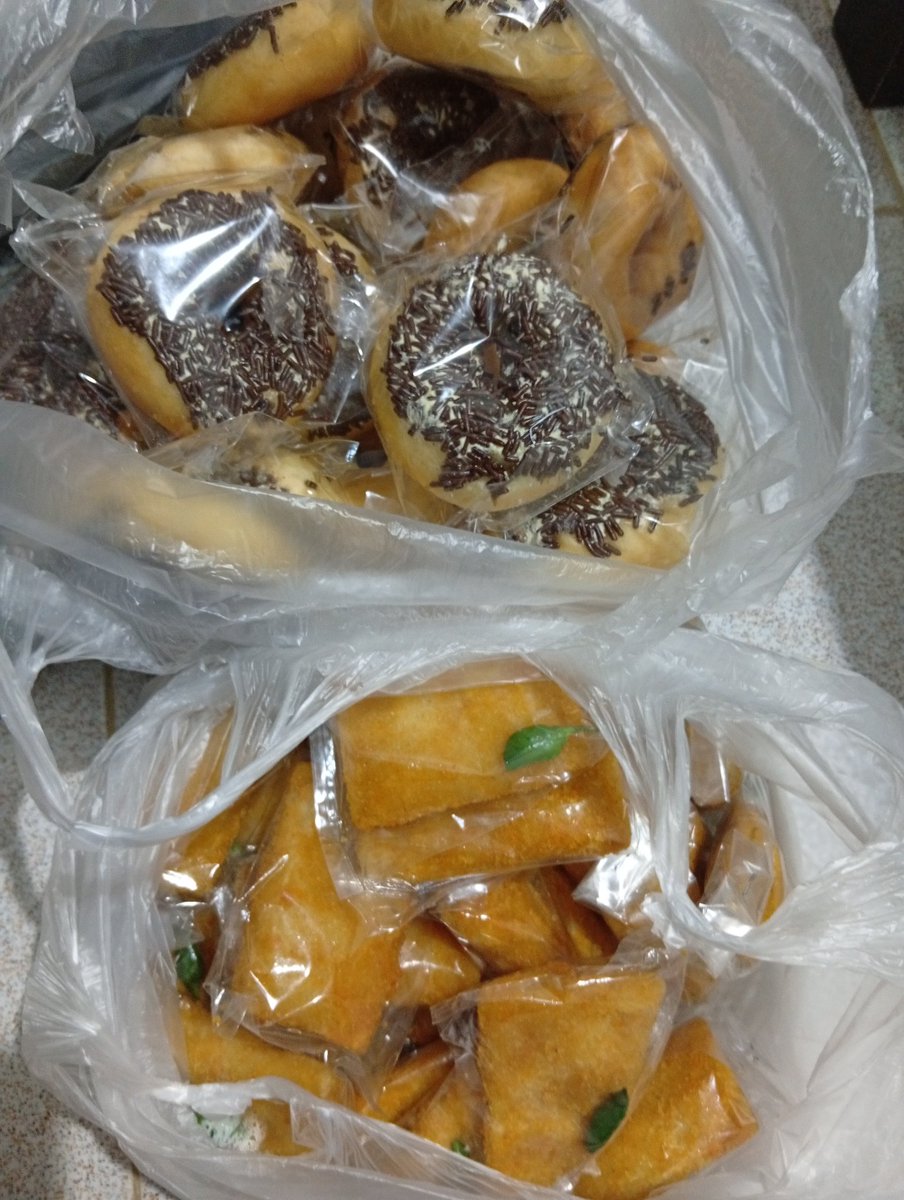 saffajrin's tweet photo. X please do ur magic ✨

Teman-teman aku jualan kue basah di sekolah, dan rumah. Siapa tau ada yang satu dom dan minat, boleh sekali bisa diantar. 
Aku lg BU utk beli kebutuhan spt sepatu, buku, dll..
Aku jg open utk kalian yg ingin sedekah subuh/jum'at berkah yaa.. 

📍Jabar https://t.co/l4q31kY9mq