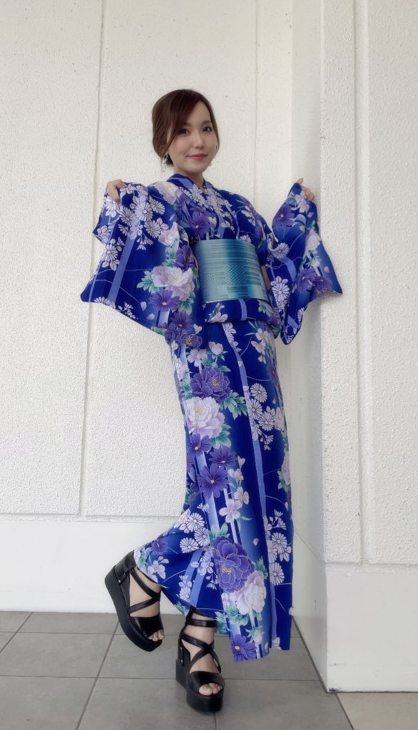 Mii753_777's tweet photo. 【8月スケジュール】です👸🧡

会えそうな方も
会えなさそうな方も
イイネ👍と《リポスト》で
応援してくれると嬉しいです🥰

アツく涼しいお店で
暑い夏を乗り越えましょう！！

どこかで浴衣着たいな👘✨

関わってくれる皆様に感謝を忘れず
頑張ります🤗💓

#PR
#拡散希望
#相互フォロー https://t.co/YmOhaNQ8gg
