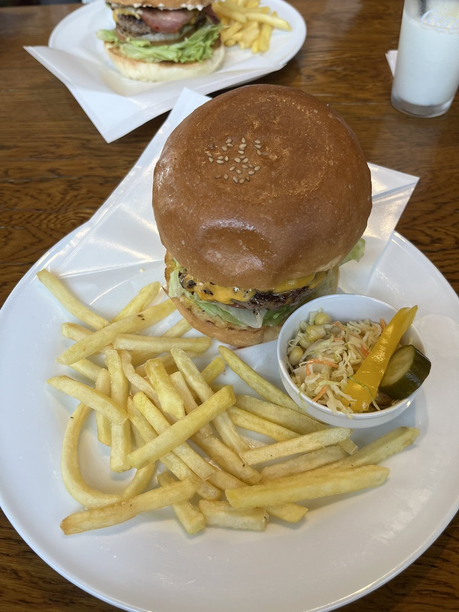 onsensense's tweet photo. 最高の東京旅してきた🍝🍔 https://t.co/JxuWCAjXpJ