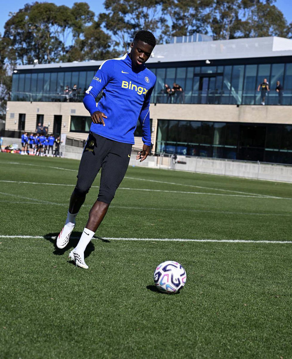 ChelseaIoanArmy's tweet photo. Sarr in back 💪 https://t.co/GhQv6Memfb