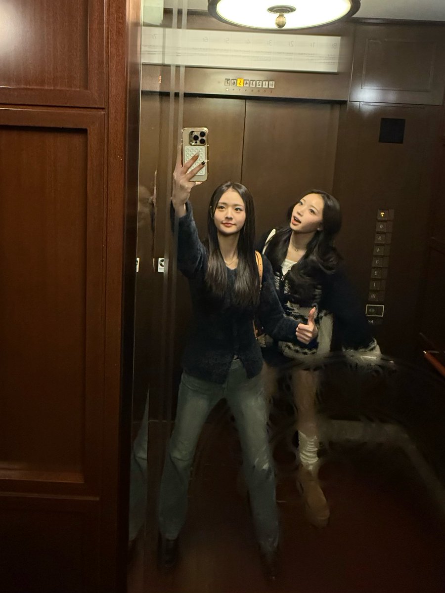 BRAVE_CandyShop's tweet photo. 🚨유튜브 라이브 9시🚨 (빵순이즈 컴백)

#수이 #SUI #줄리아 #JULIA #CandyShop #캔디샵 https://t.co/JrOBtSRhXZ