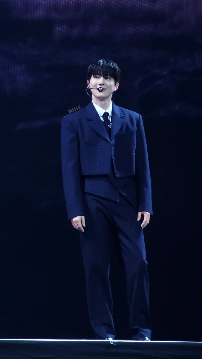 tk1JE's tweet photo. 260726 EXO PLANET #6 - EXhOrizon in Singapore 

#수호 #SUHO #김준면 #준면 #金俊勉 #スホ
#EXO #EXOPLANET
#EXhOrizon_in_Singapore 
@weareoneEXO https://t.co/v0LsI3ocb7