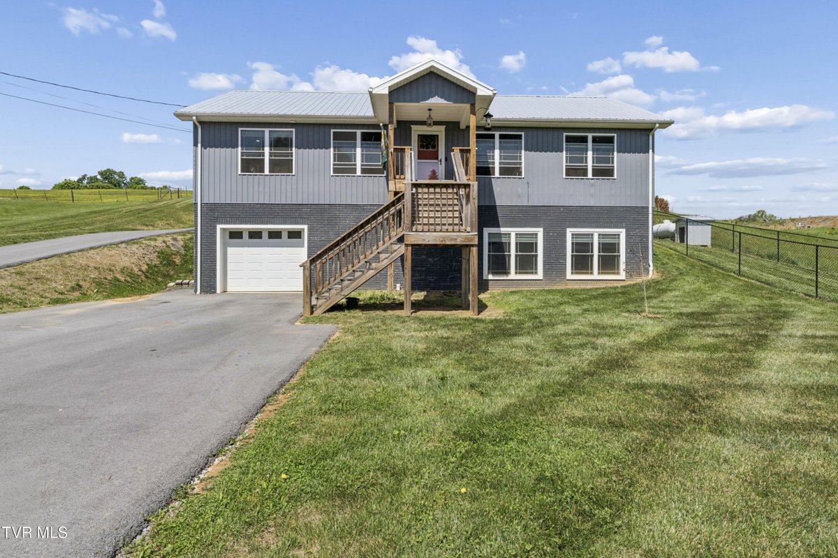 FeliciaArey's tweet photo. Looking for a steal? Our latest price drop on this stunning listing in Washington County is not to be missed.
- Felicia Arey #325861 with Greater Impact Realty Jonesborough
- Contact me at 678.316.9223 https://t.co/lENuQazVZS