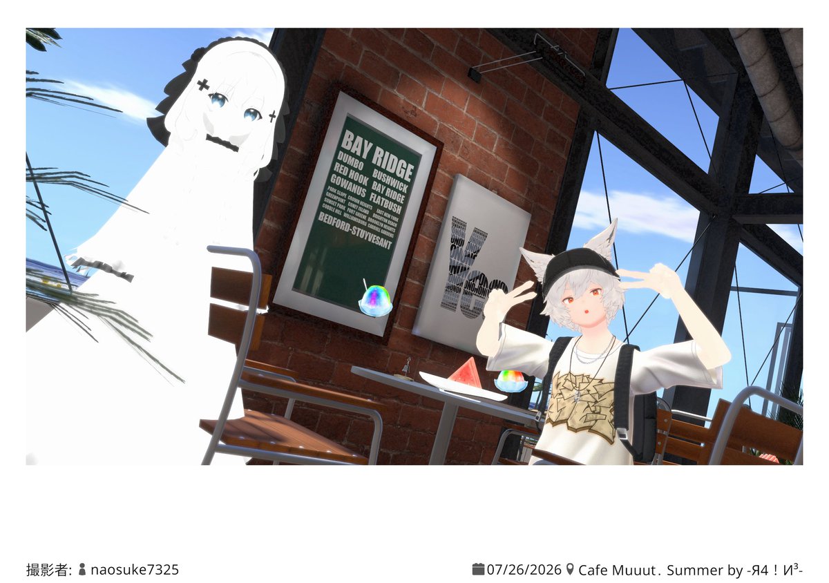 dashMitsuru's tweet photo. 昨日は、#VRC_CafeMuuut
スイカとかき氷をたくさん食べた！
集合写真は、自分の上に猫が乗ってて可愛い https://t.co/UzTl0aQM21