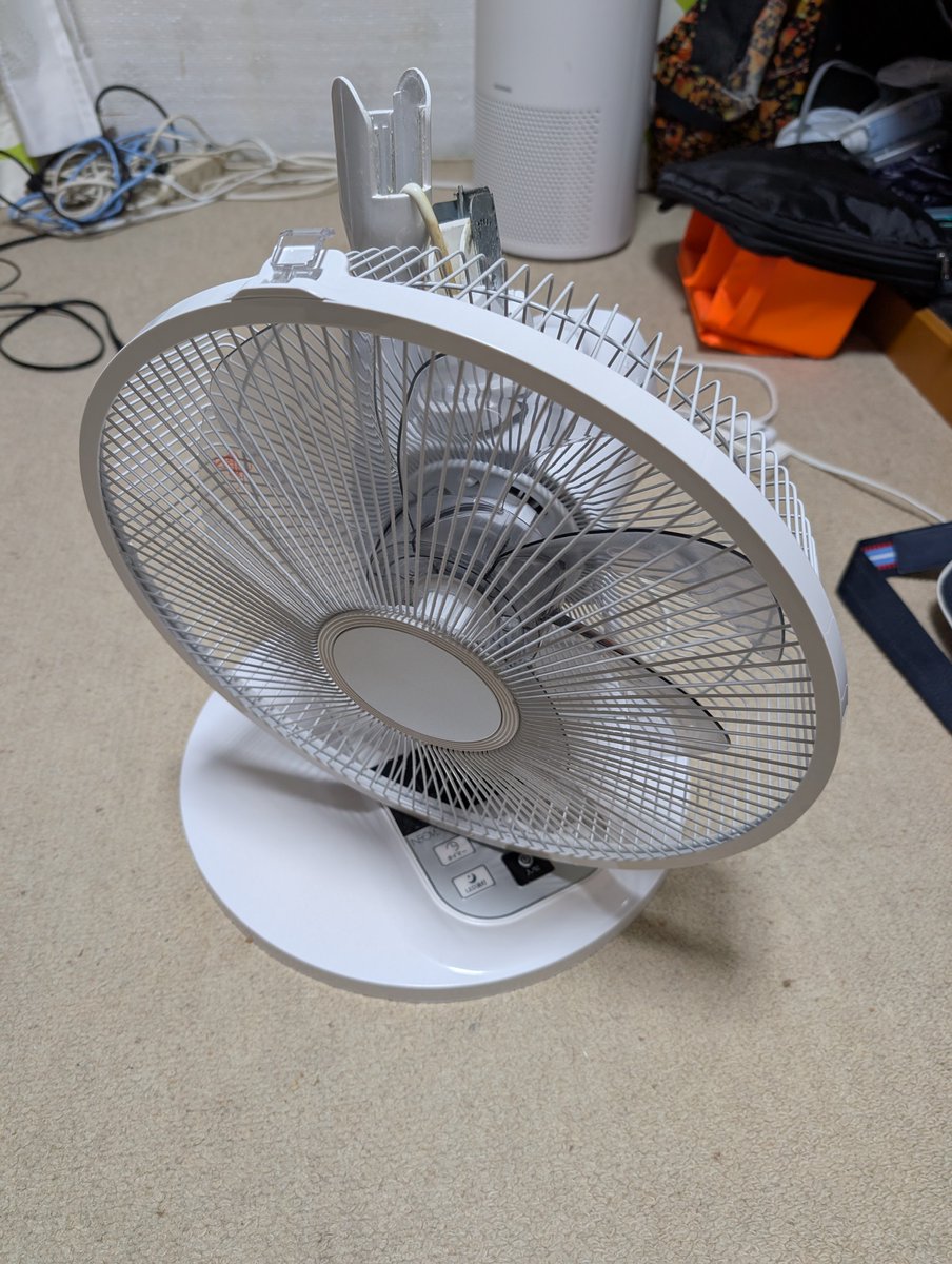 fortakikawa's tweet photo. ヤバい扇風機が壊れた https://t.co/OC6bgmPT3p