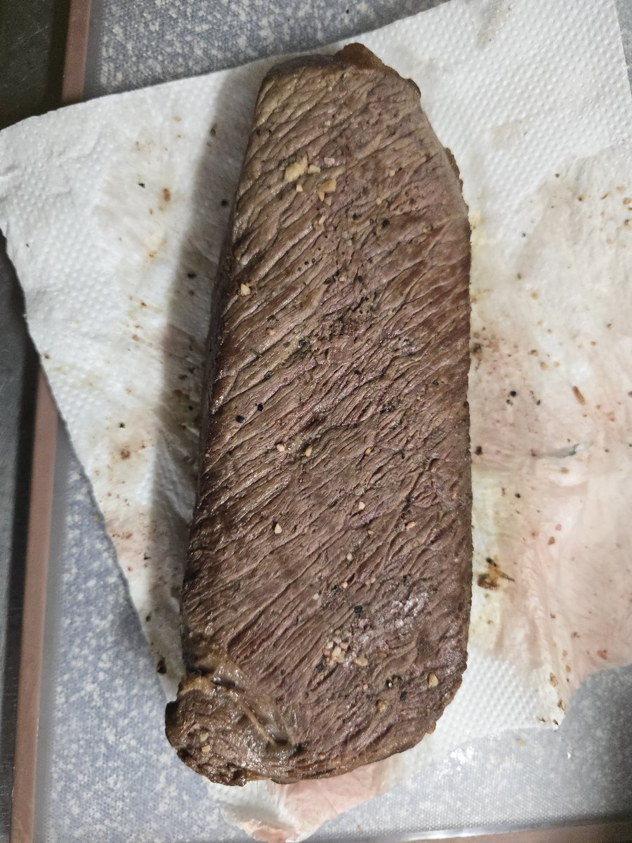 tsuridou709's tweet photo. @harusame_urame 安い肉で作るローストビーフ🐮🍖✧*｡ https://t.co/NxPjGhXRto
