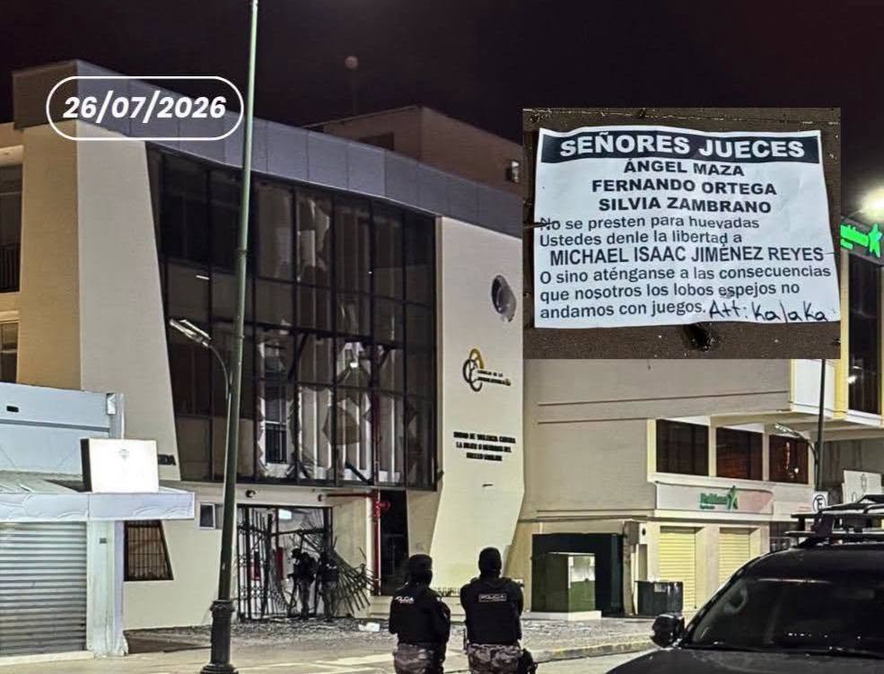 _Noticias_Ecu's tweet photo. #machalasinley. 
Lobos quieren Libertad
para detenido.

Ataque con explosivos y panfleto amenazante contra jueces pone en jaque a sede judicial, en la intersección de las calles Ayacucho, Sucre y 25 de Junio, dirigido a jueces Ángel Maza, Fernando Ortega y Silvia Zambrano. https://t.co/oFjscPhhRB