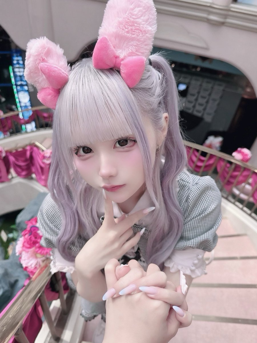 oicMIKO's tweet photo. 階段で手つないでくれる人だーいすき https://t.co/dMLxIm6461