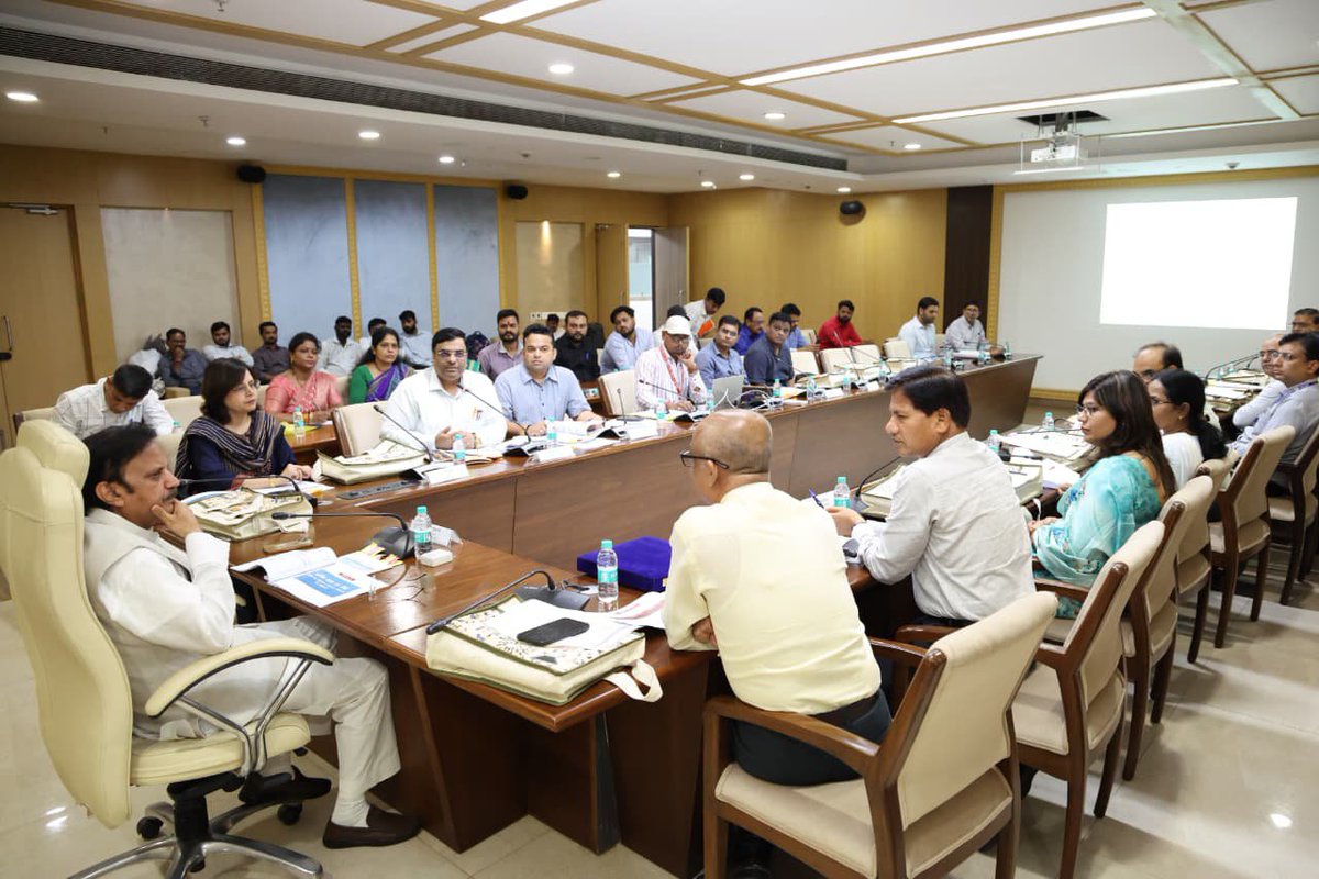 rshuklabjp's tweet photo. आज मंत्रालय में मध्य प्रदेश पैरामेडिकल काउंसिल की बैठक की अध्यक्षता की।

बैठक में पैरामेडिकल से संबंधित विभिन्न विषयों की समीक्षा की। साथ ही अधिकारियों को आवश्यक दिशा-निर्देश दिए। https://t.co/2v5K4abC1A