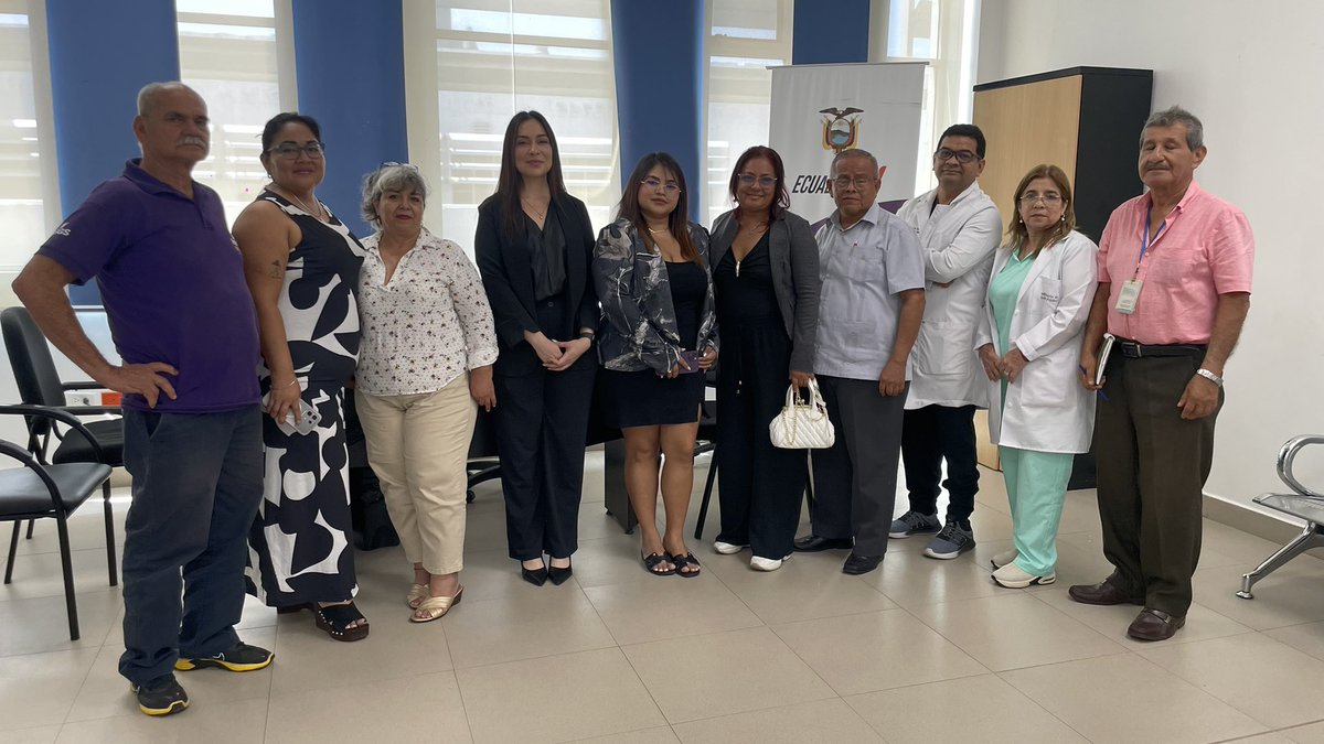 HGuasmoSur's tweet photo. #Hoy | Recibimos la visita de los miembros del Comité de Usuarios, quienes dialogaron con nuestra gerente Dra. Alejandra Cedeño.

Se estableció agenda de trabajo y compromisos orientados al bienestar de los pacientes, fortaleciendo la participación ciudadana y la gestión 🏥 https://t.co/O3UYE2Ai2I