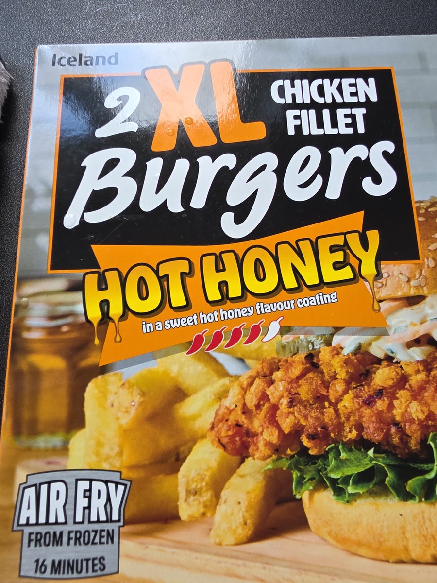BIGPHILPS's tweet photo. These burgers won't cook in 16 mins.

Had them at 23 mins at 185 and still not cooked. Now doing another 10 to be safe 

Food poisoning waiting to happen on box instructions 
@IcelandFoods https://t.co/vJDa41up1g