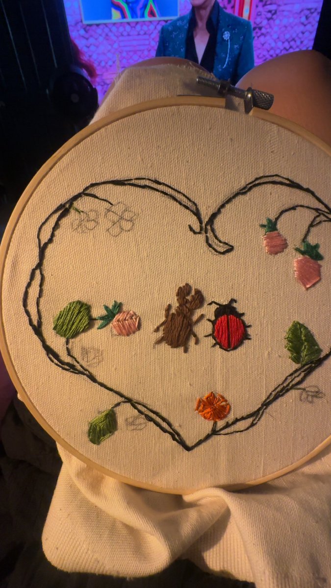 bitterfxckk's tweet photo. intertwined, sewn together<3 https://t.co/NYkbY1W1fy