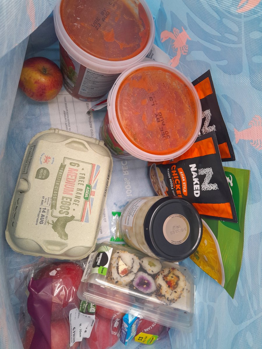 vickysfatalt's tweet photo. the shopping of slop and despair https://t.co/XZgTCNjhLC