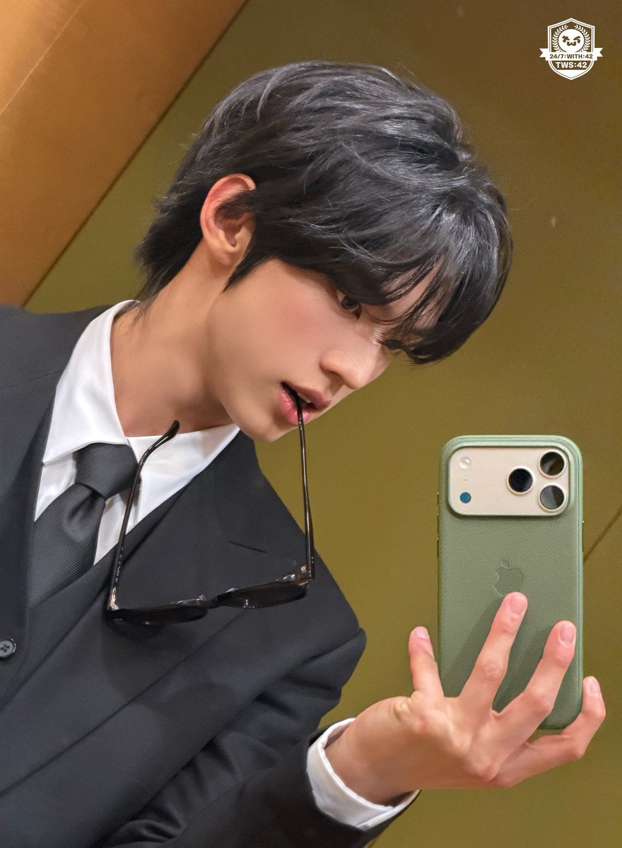 VoidR_Acts's tweet photo. Jefe bien perfumado, bañado y sexy, pidan un deseo. Estoy despierto desde las 5 am, pero recién soy libre, acá tienen un desayuno preparado con amor y mucho cariño. 🥰

El viernes no pude venir porque estaba malito, cositas que suceden… Hoy sí les haré su simulador.

— 🐦‍⬛ https://t.co/4LWGwQAr6w