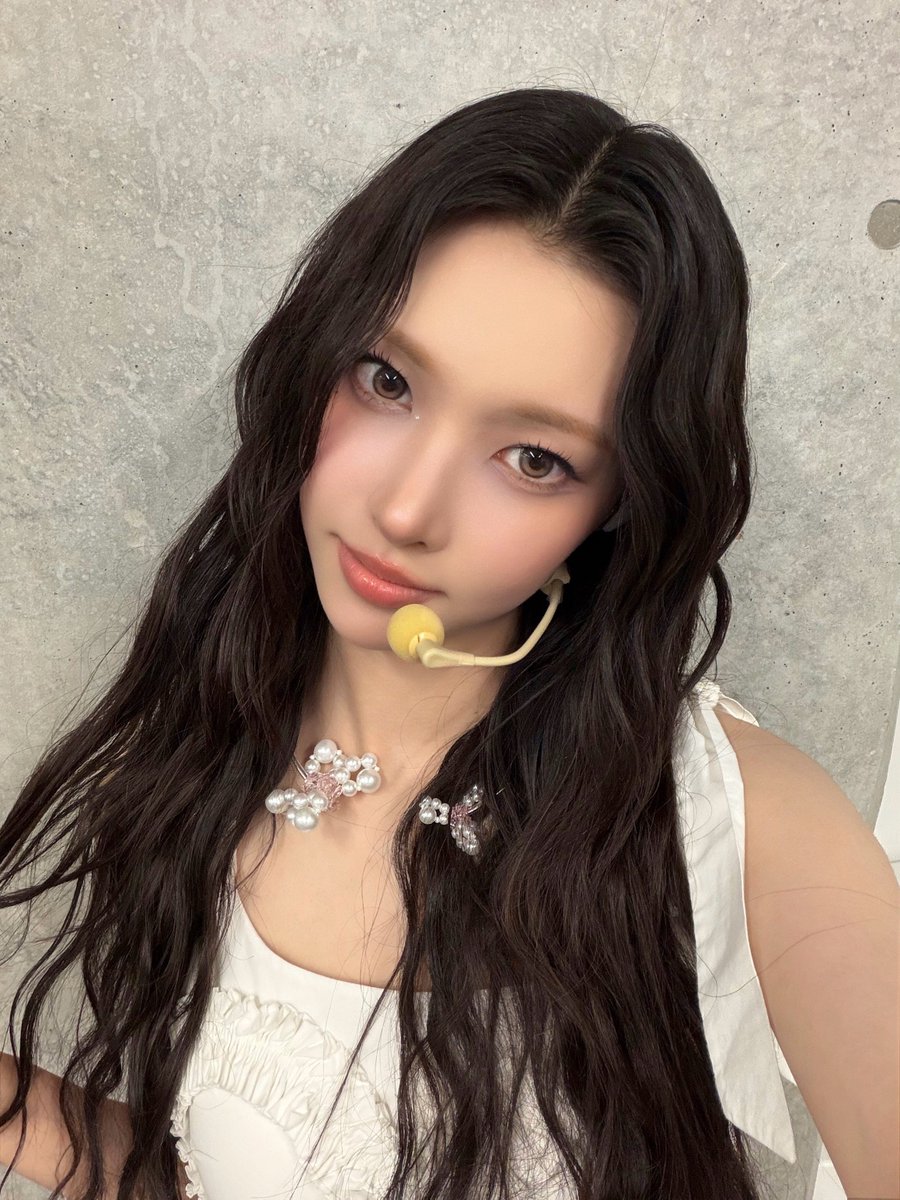KPOPSTARLIGHT69's tweet photo. Yunha ❤️ #illit #ILLIT #yunha #illityunha #kpop #kpopgirls https://t.co/c1N8HJy7zB