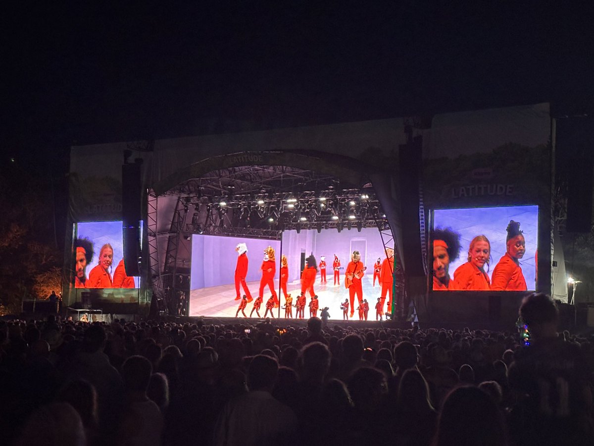 RichardBalls's tweet photo. Well, @LatitudeFest - you were amazing! @DBtodomundo was the high point across four days of incredible music. Other standouts included @lastdinnerparty @wetlegband @peterhook @The_Undertones_ @limegardenband @drycleaningband @panicshack @The_BetaBand
#latitude #suffolk https://t.co/O5BifKwyAL