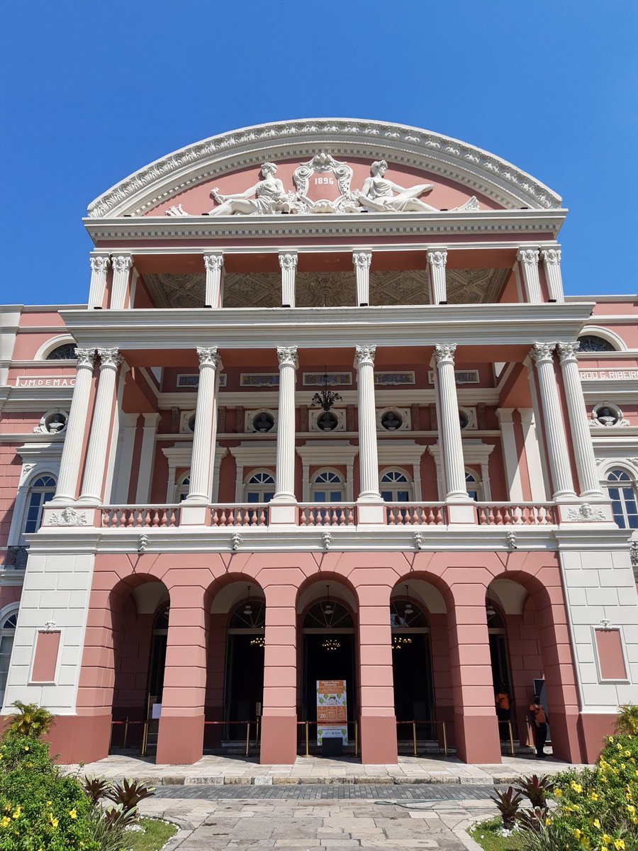 albatista__'s tweet photo. Quem é manauara sabe a importância que o Teatro Amazonas tem para nossa cidade, para o estado e para a presença internacional da nossa cultura. Ontem, a UNESCO o reconheceu como bem cultural que integra o Patrimônio Mundial. Importante vitória para o norte e para o país! https://t.co/kdmEPq7DNB