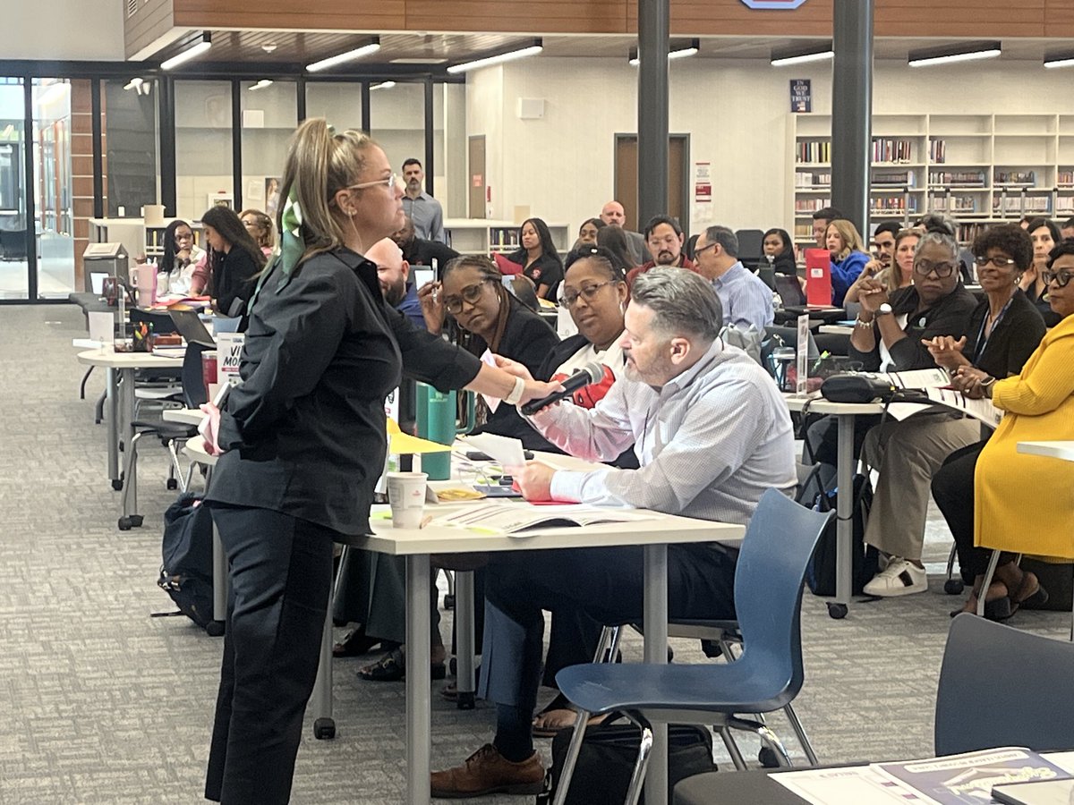 monicagonzdiaz's tweet photo. The Assistant Principals at the #DISDSummer26Legal are #LPAC empowered https://t.co/FMOyvfRlo6