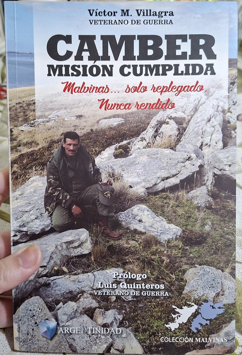 Lacasadelpopp's tweet photo. Victor Villagra, veterano de Malvinas que nos va a estar acompañando este sábado, nos donó un paragua y una copia de su libro para sortear.
El paragua lo voy a sortear entre los empres y el libro entre ustedes.
LAS MALVINAS SON ARGENTINAS 
Los esperamos. https://t.co/0ubr4auRIt