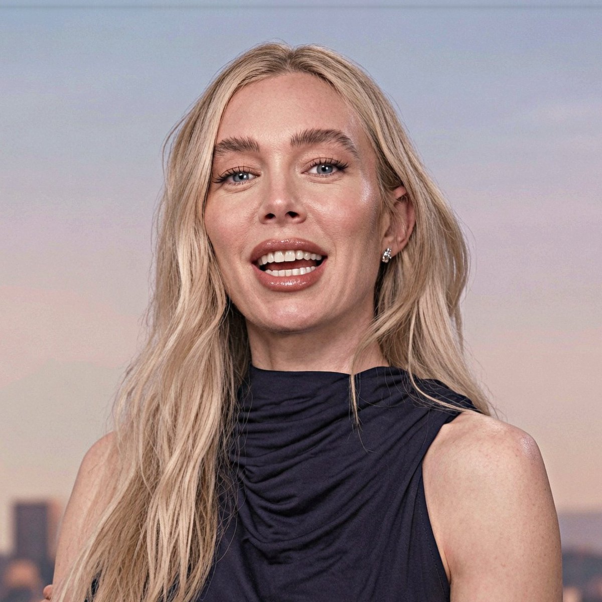 HyperKnox445031's tweet photo. (* Venessa Kirby HOT Botox FACE 💨🍑*) https://t.co/tvsBgOmhDW