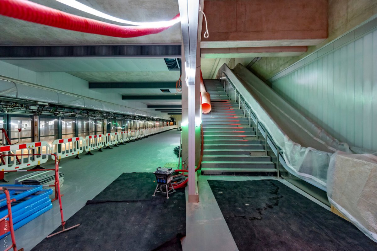 Stellaire_FR's tweet photo. Dernières photos du chantier de la nouvelle gare "Aéroport du Bourget" (Ligne 17🚇) par la SGP :

Accès au Musée de l’Air &amp; de l’Espace
25 000🚶‍♂️/J
12min -> Roissy
7min -> Pleyel

Ouverture attendue en 2028

@IDFmobilites @Plusdetrains #Metro #Ligne17 @KeolisIDF #Keolis #Paris https://t.co/dL4aBparf7