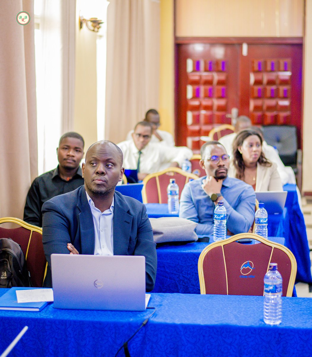 BankiNkuru's tweet photo. Au programme :
✅Analyse et perspectives des réformes macroéconomiques en cours;
✅Les mécanismes de transmission des politiques monétaire et fiscale;
✅La finance digitale;
✅La recherche appliquée.
Merci aux Prof @LeonceNdikumana &amp; P. Nguimkeu pour leur appui &amp; expertise. 
2/2 https://t.co/sLUN5blB6e