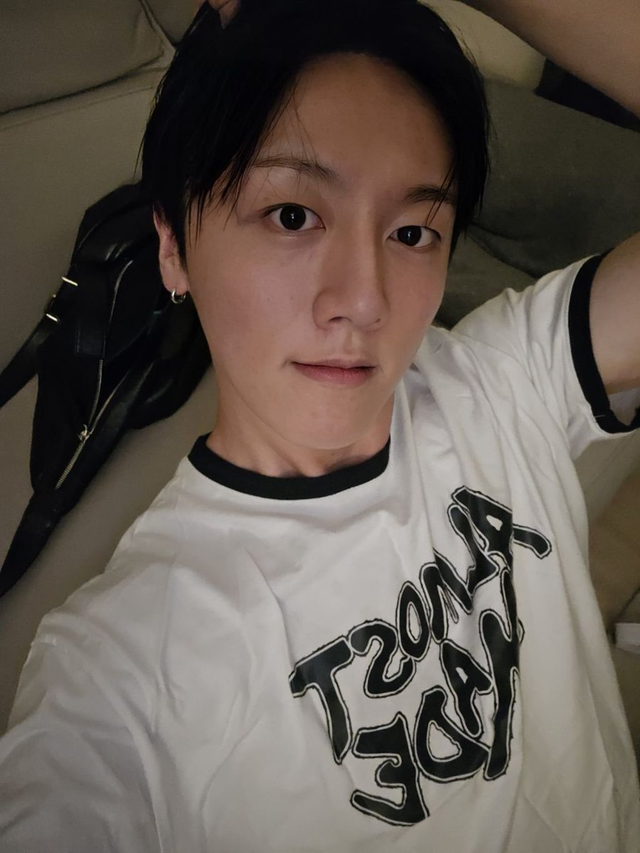 Careysol_0228's tweet photo. Because they are closing Fancafe, Youngbin  left a final message:

Youngbin: Fantasy 
Let's make lots of memories Weverse!!!

#youngbin #sf9 https://t.co/tZSJjS1FWX