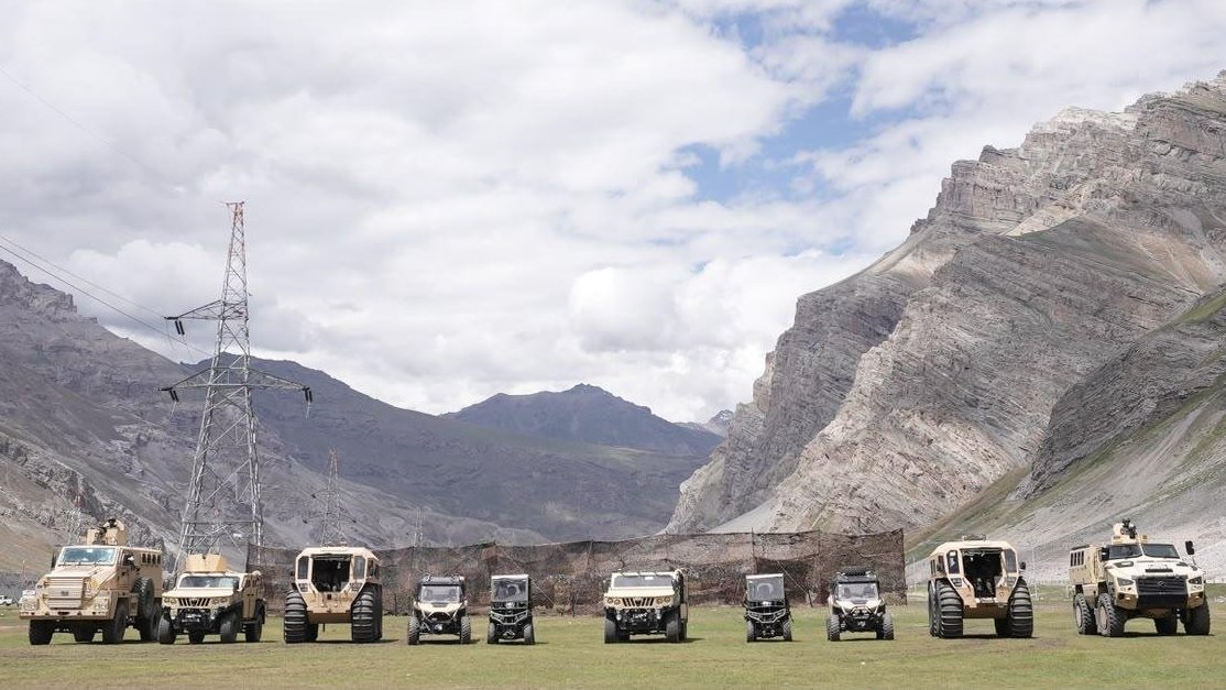 jaywankhadejrw's tweet photo. TATA QRFV
MAHINDRA ARMADO
JSW-GECKO ATOR
POLARIS RZR
POLARIS SPORTSMAN
MAHINDRA ARMADO + ALAKRAN MORTAR SYSTEM
KALYANI M4 https://t.co/xdbAhpoh1T