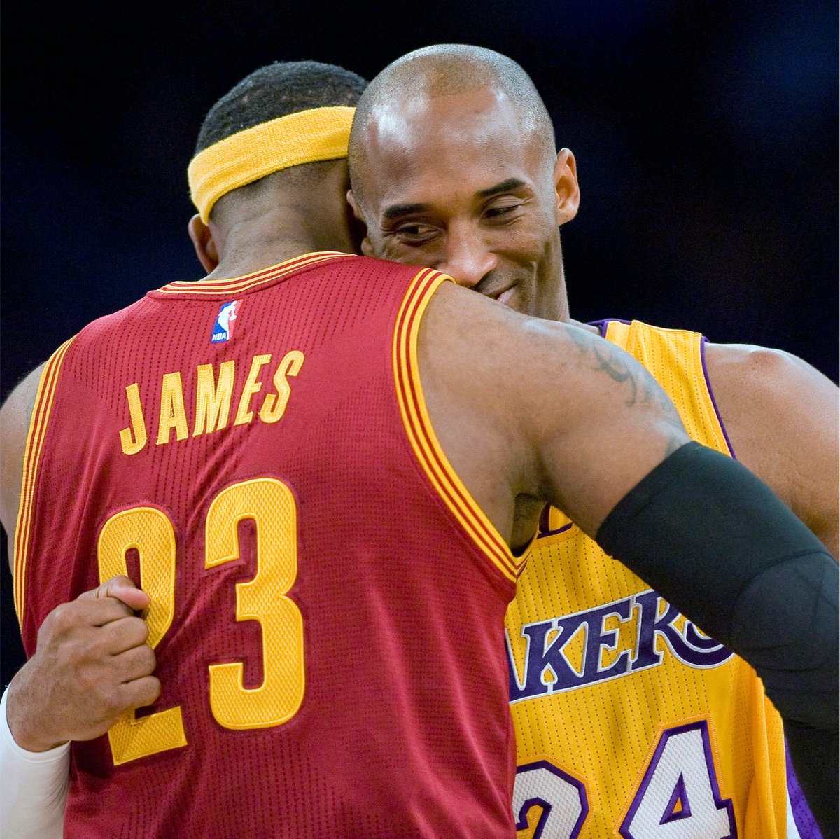 RTNBA's tweet photo. Updated Top 30 players in NBA history, per @hoopshype 

1. LeBron James
2. Michael Jordan
3. Kareem Abdul-Jabbar
4. Magic Johnson
5. Bill Russell
6. Wilt Chamberlain
7. Larry Bird
8. Kobe Bryant
9. Shaquille O'Neal
10. Tim Duncan
11. Hakeem Olajuwon
12. Kevin Durant
13. Stephen Curry
14. Oscar Robertson
15. Karl Malone
16. Moses Malone
17. Kevin Garnett
18. Jerry West
19. Dirk Nowitzki
20. Giannis Antetokounmpo
21. Julius Erving
22. Elgin Baylor
23. Nikola Jokic
24. Dwyane Wade
25. David Robinson
26. Charles Barkley
27. Isiah Thomas
28. Scottie Pippen
29. Chris Paul
30. John Havlicek
