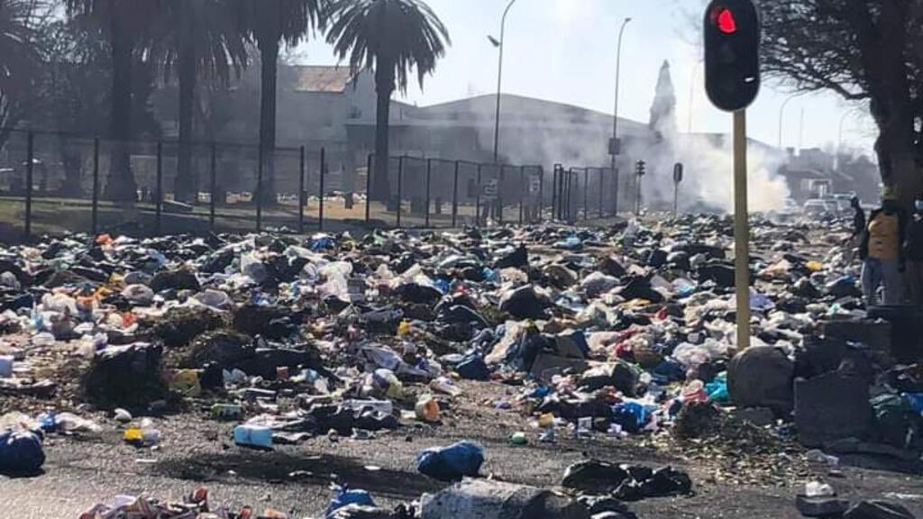 preciousA189's tweet photo. @Guru__ZN @PhiwoMnyandu @denetric_malope Go beck to your Kentry https://t.co/5cNtjKN7qT