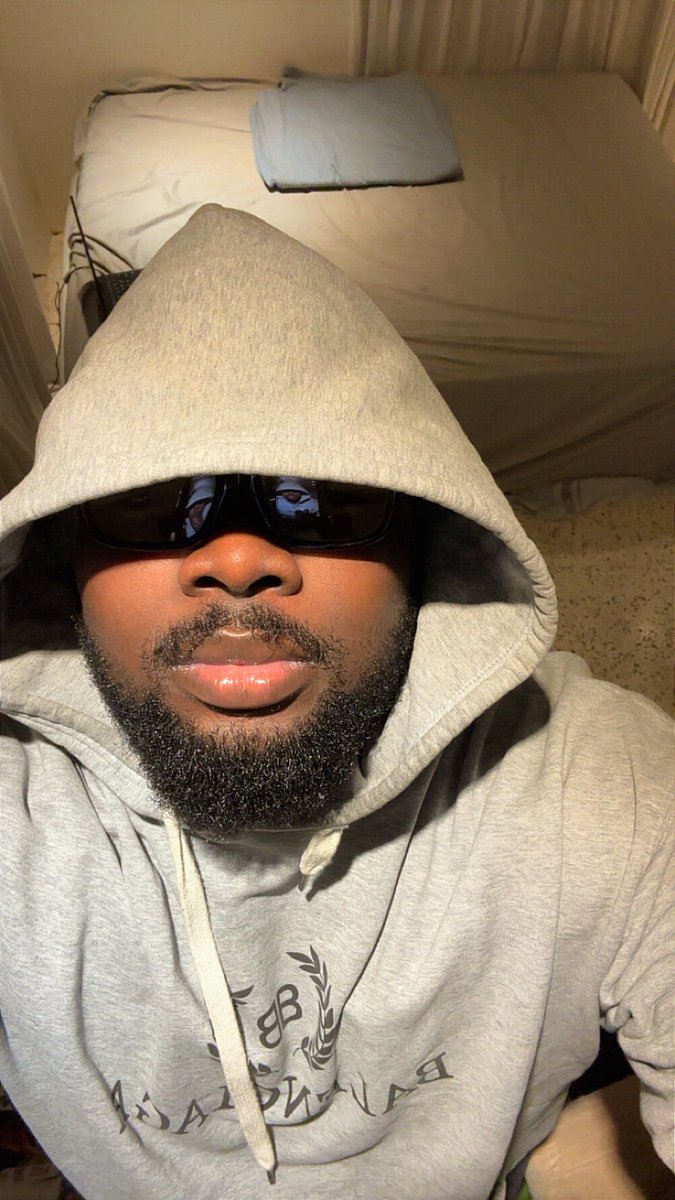 Jefferson_Gafa's tweet photo. Always remember, it’s better to be shi**ing in a sink than to be sinking in a sh*t. Let that sh*t sink in..

#Bbnija
#bbtvi https://t.co/u6wsBLKbr2