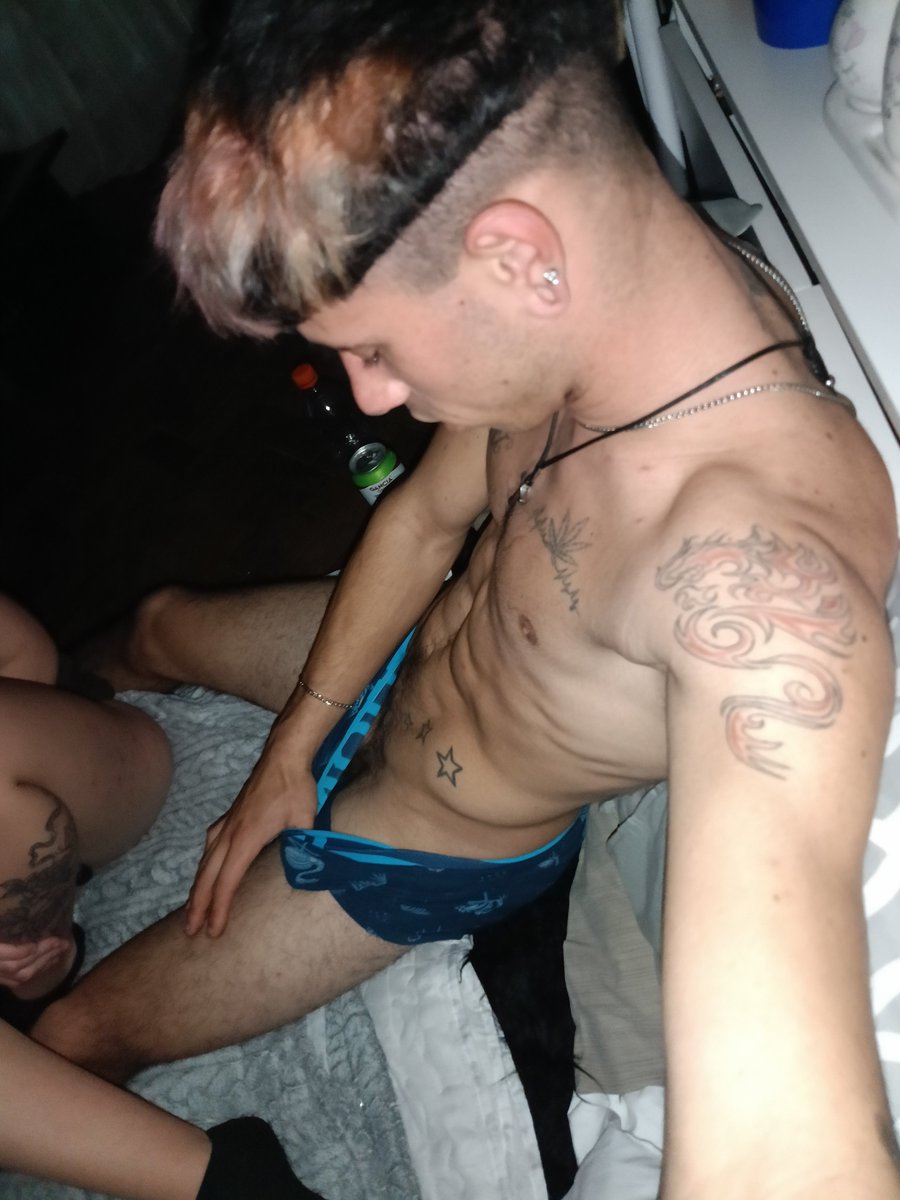 LeandroG61810's tweet photo. Buenass 
Te interesa el 50% x la primer compra?

10 videos x 40k y x ser la primer compra 20k 

Sino carpeta cn 39 videos y fotos x  70k x ser la primera compra 35k https://t.co/3c6gqtszXk