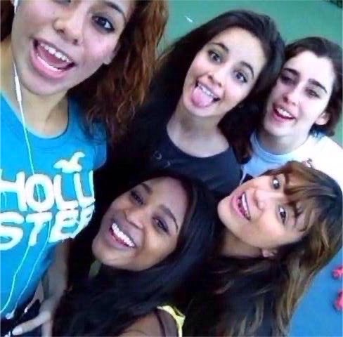 jaureguiszv's tweet photo. as carinhas 😭

#14YearsOfFifthHarmony https://t.co/KoZuTZEZsC