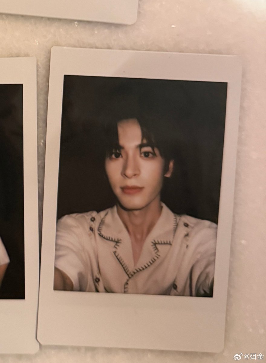MiJinRiTH's tweet photo. 27.07.2026 Mijin Weibo Update (3):

เดินไป แวะหยุดพักไป🌙

#MiJin #ดวงอาทิตย์ของจินจิน #LagogoTH https://t.co/JLHrTw35A9