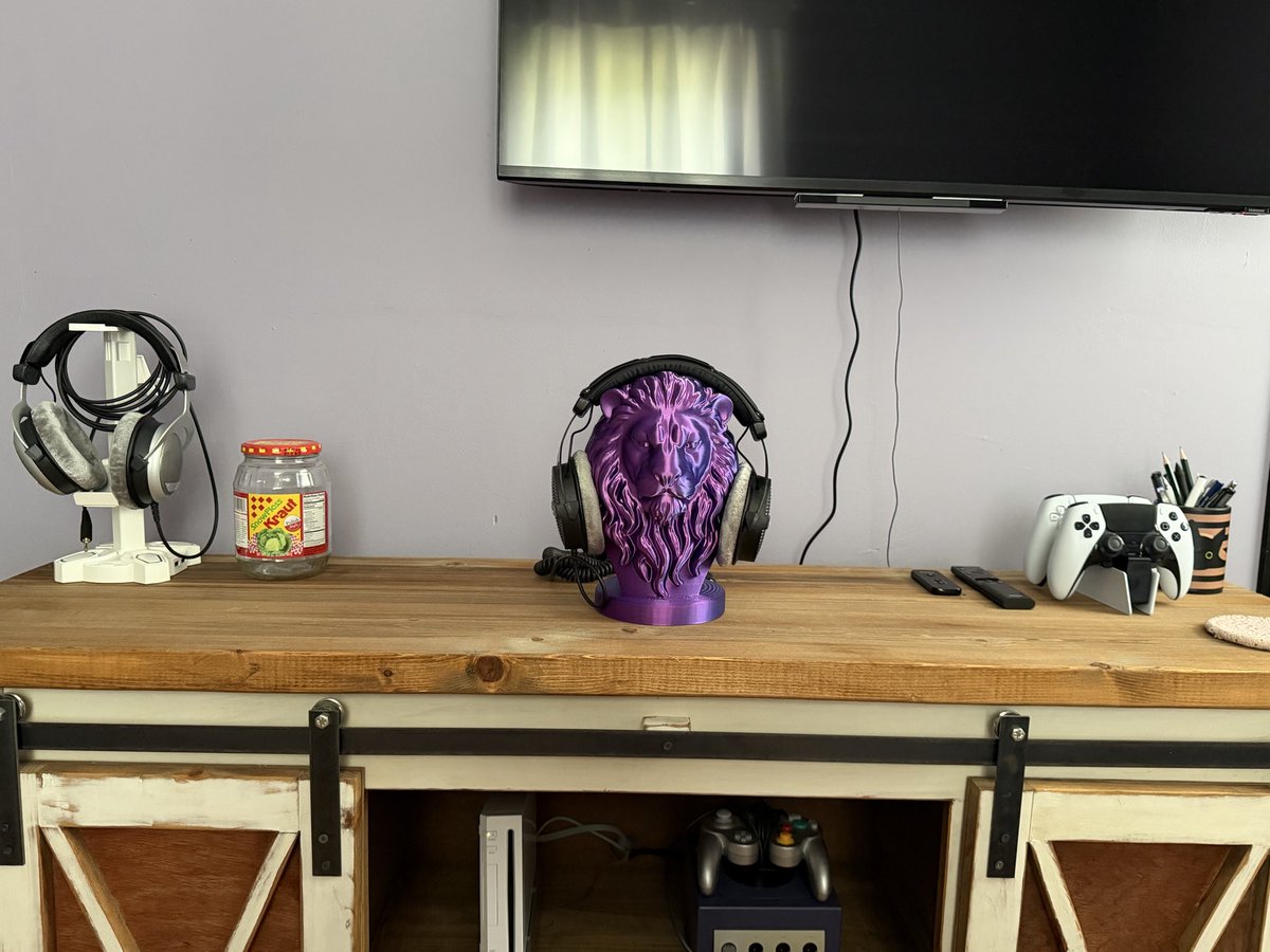RatchetMinor's tweet photo. Here's what on top of my entertaiment center looks like so far. I might add a controller stand but I'm not sure what else to add. https://t.co/d0Dac9i8mP