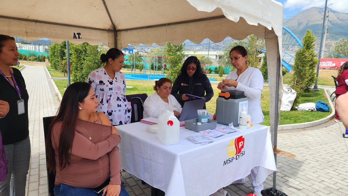 SaludImbabura's tweet photo. 🛡️🤰#Imbabura | @Salud_Ec a través de la Dirección Provincial de Salud de Imbabura, realizó el lanzamiento de la vacuna contra el #VSR, fortaleciendo la protección de madres gestantes y bebés desde antes de nacer.
💉 Gratuita, segura y disponible en los establecimientos de salud https://t.co/lC8IpCCdPD