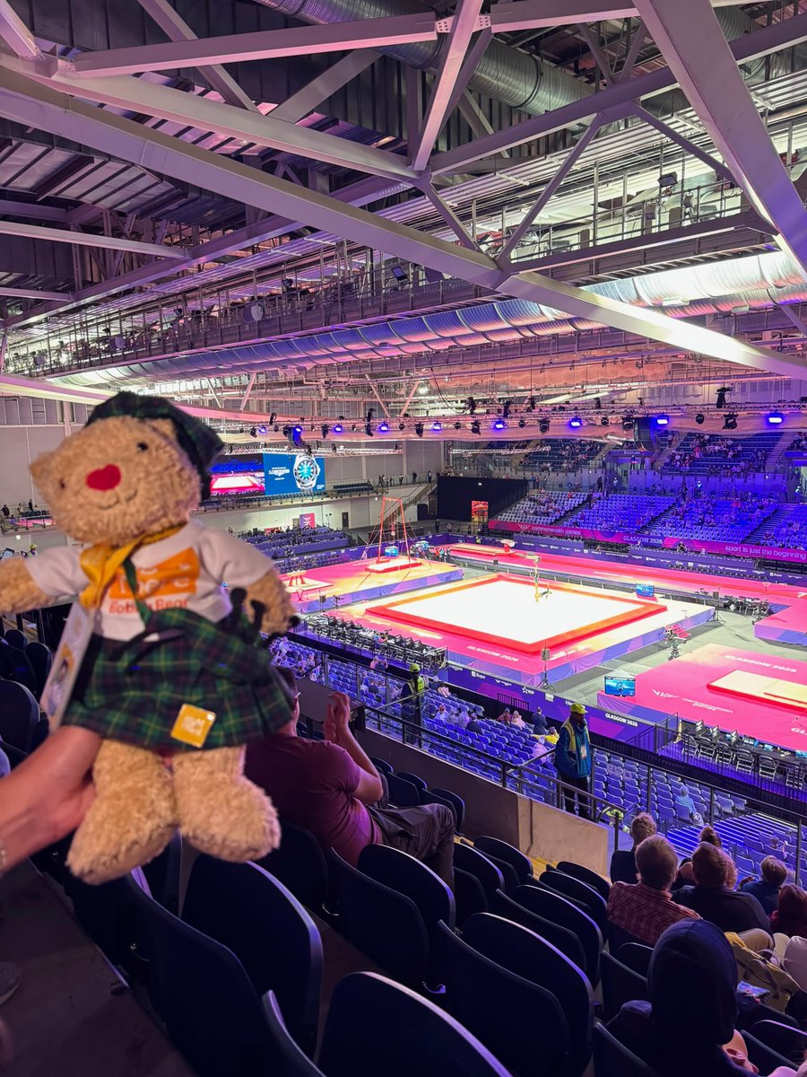 RightThereOrg's tweet photo. Bobby the Right There Bear's Summer of Sport continued this weekend at the Glasgow 2026 Commonwealth Games!

He attended the swimming on Friday and men's gymnastics on Sunday, witnessing three Scottish gold medals and helping to spread the word about the power of a "home advantage". Whether it's athletes thriving with a home crowd behind them or people benefiting from having a safe, stable place to call home, the right support can make all the difference.

What a weekend for Team Scotland! 🥇🏊🤸 where will Bobby end up next?

#Glasgow2026 #HomeAdvantage #BobbysSummerOfSport #TeamScotland #RightThere