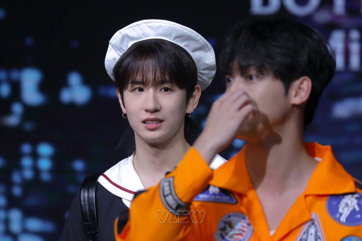 viewC531's tweet photo. 260711 보이프렌드

뭔가잘못함개
#MINWOO #민우 #ミヌ
#BOYFRIEND #BF #보이프렌드 https://t.co/jfvu4B9QWx