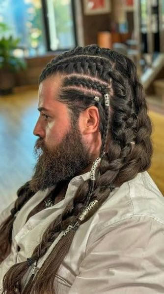 CathyWelsh15's tweet photo. @AVGirl4Life I guess she’s never seen a Viking huh? https://t.co/S8wbG6sG4r