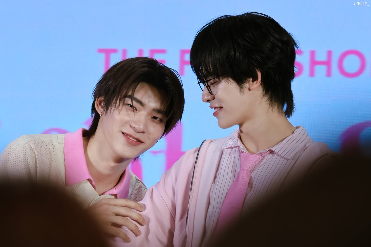 J2ELLY_'s tweet photo. ม๋าเด็กช้อนตา ♡

TEETEEPOR BRIGHT SHINE  

#TFSBrightAndShinexTTP 
#twnpich #porsuppakarn https://t.co/xWABGmBCsK