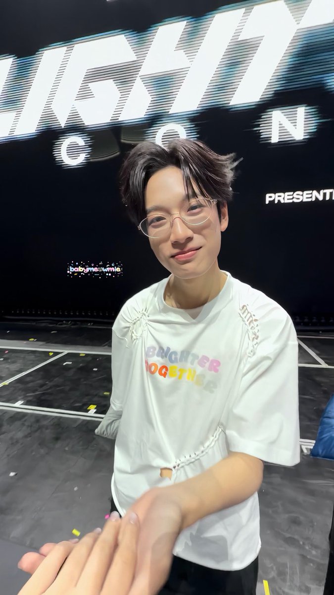 babymeowmie's tweet photo. ยืนยันอีกเสียงคับ เขินการวางมือของเน้กมาก เตรียมบทอะไรไปลืมหมด สมองแบล้งทันทีนี่ชั้นเป็นเจ้าหญิงหรือนี่ 555555 เจอแป๋วเข้าไปทีสองวันแล้วยังหยุดดูคลิปม่ายได้ ㅠㅠ

#NEXnattakit
#BUS_LIGHTASONE https://t.co/Aonk2Kromc